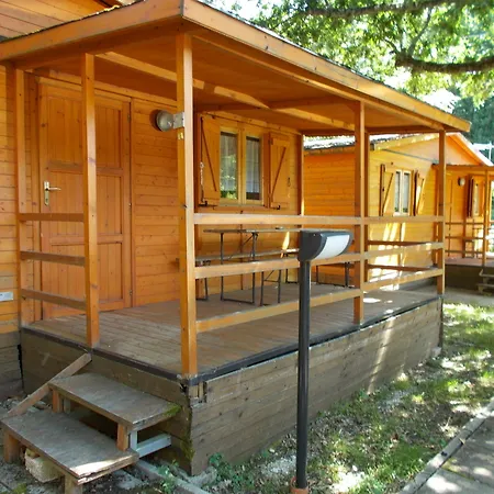 Camping Snow Village